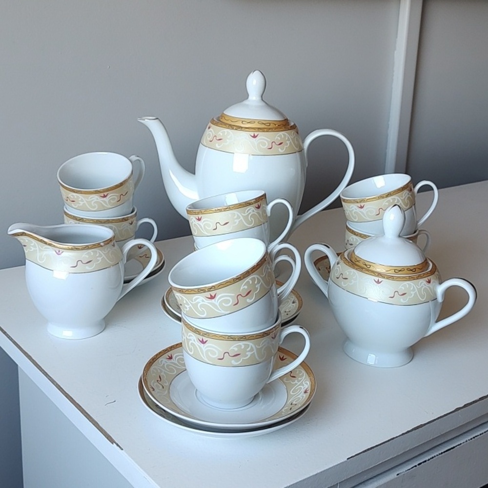 Tea Set Bundle Including 8 Cups With Matching Saucers